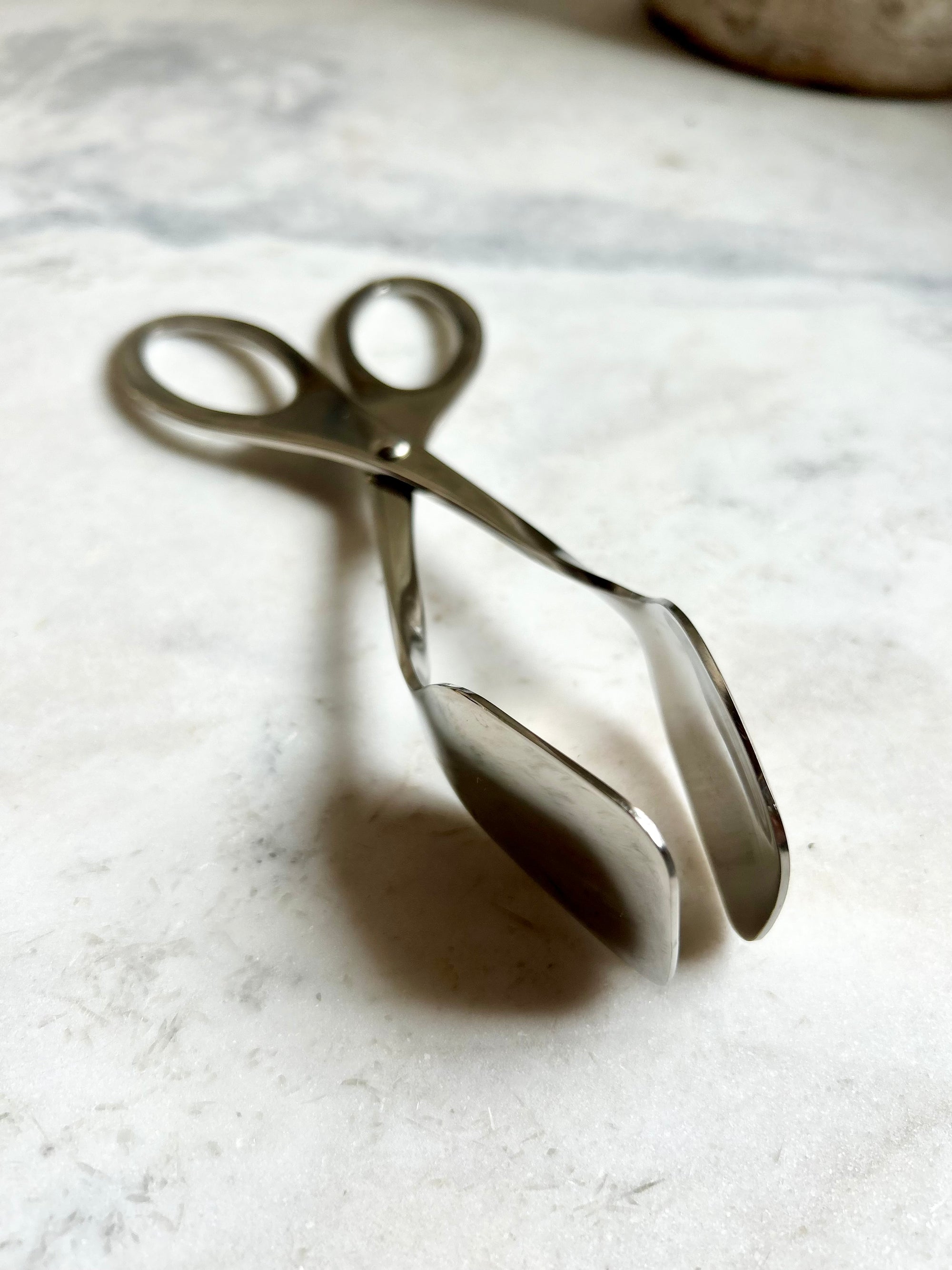 Tongs