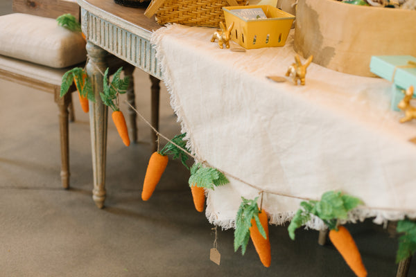 Flocked Carrot Garland 108"