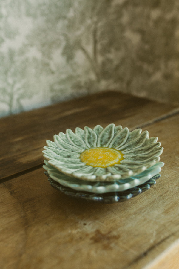 Stoneware Flower Shaped Plate