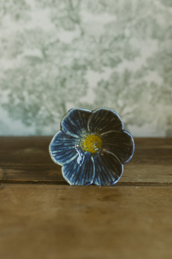 Stoneware Flower Shaped Bowl
