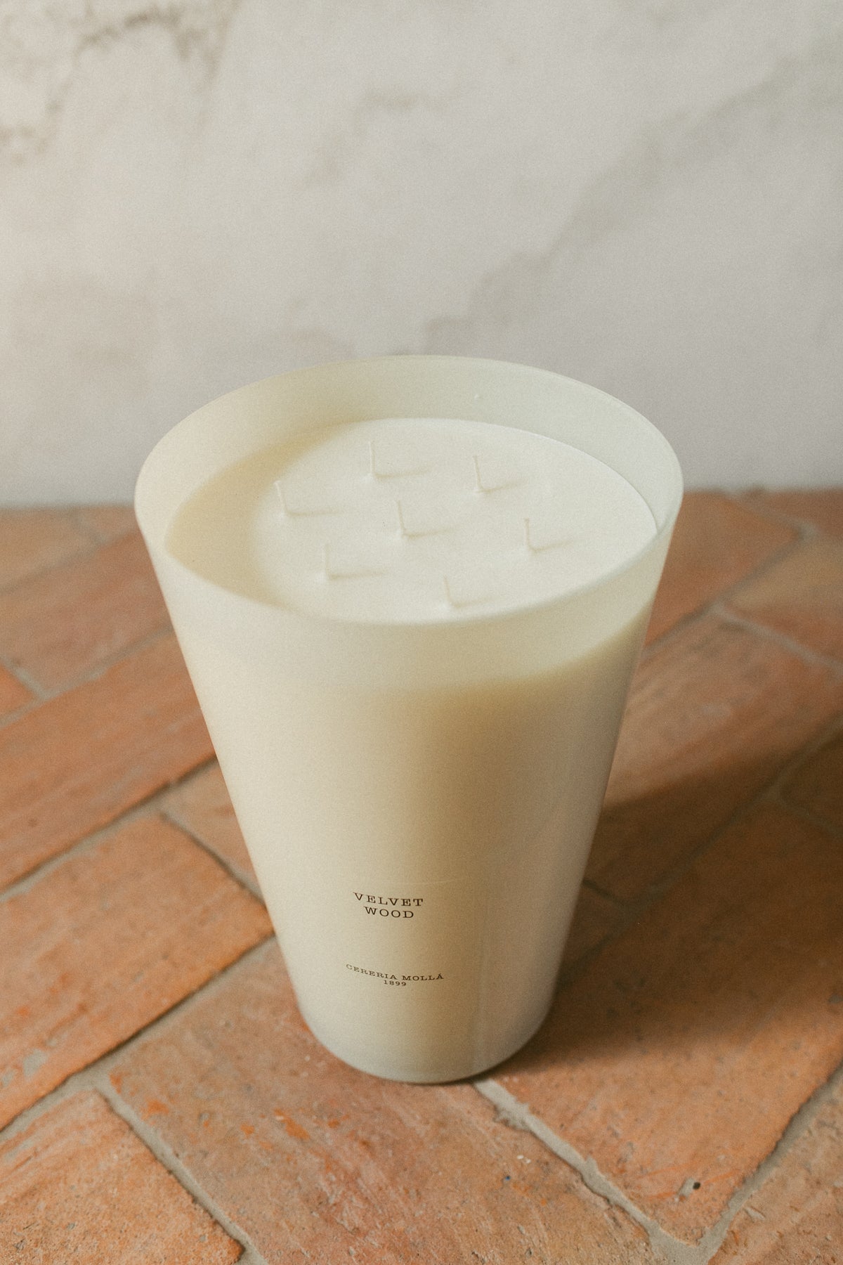 Velvet Wood 7-Wick Candle