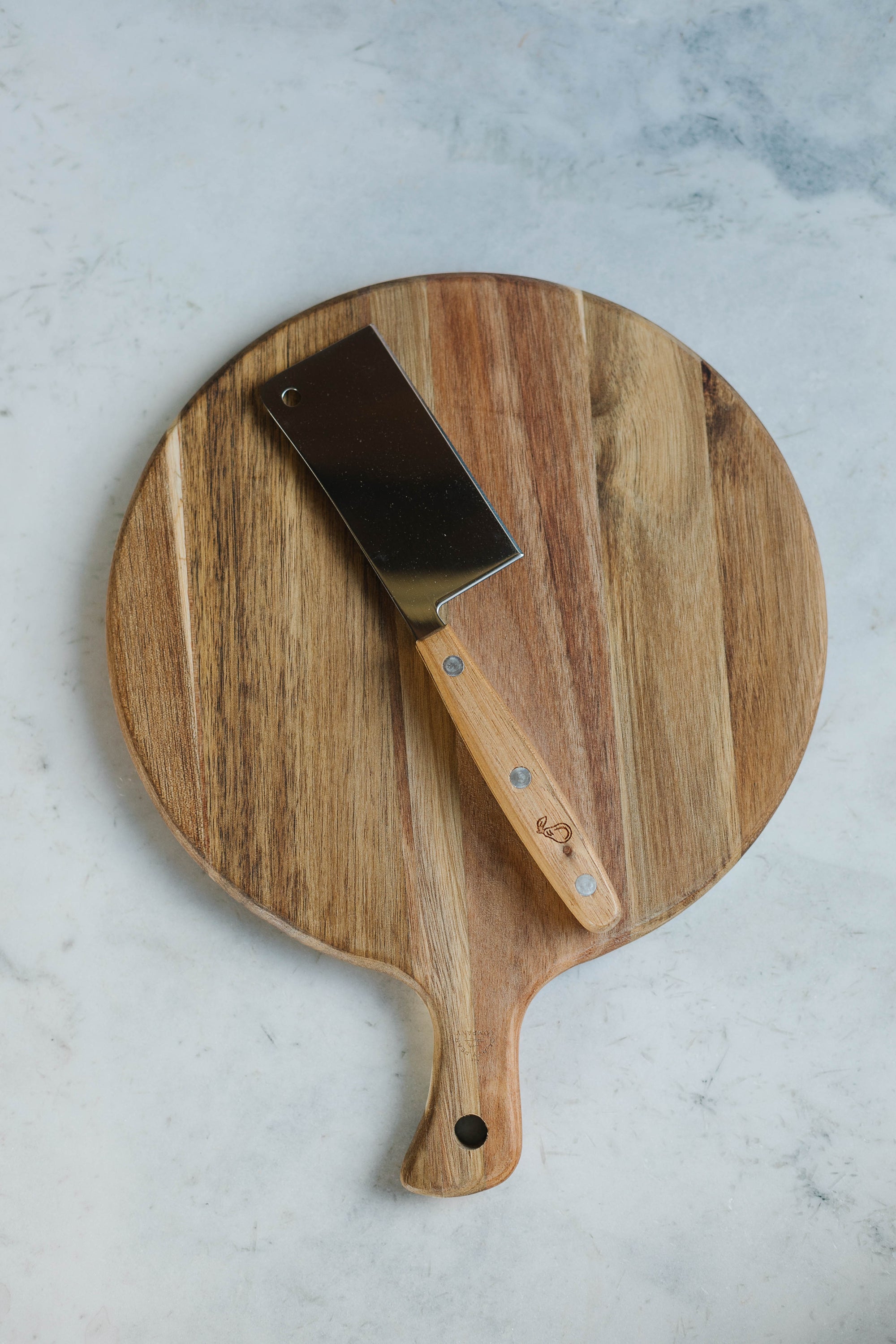 Round Charcuterie Board w/ Knife