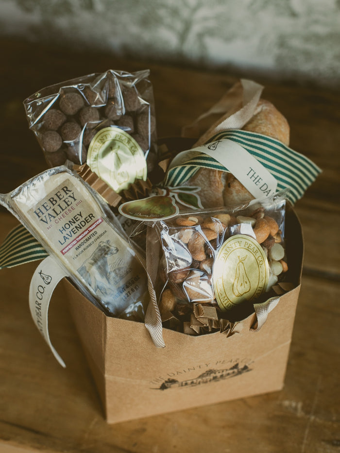 Gift bag with artisan products